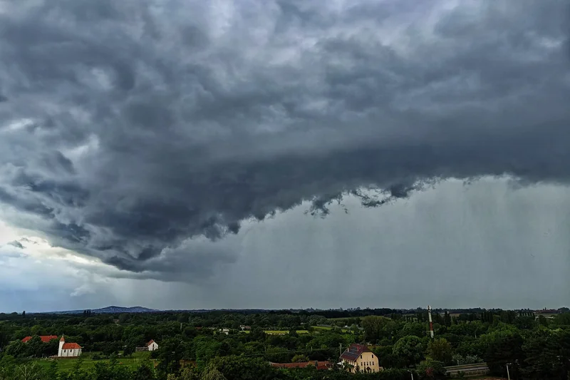 Ismét lecsapott a vihar a Balatonnál