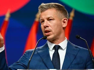 „Kiterjesztjük a rezsicsökkentést” – mondta Magyar Péter a közmédiában