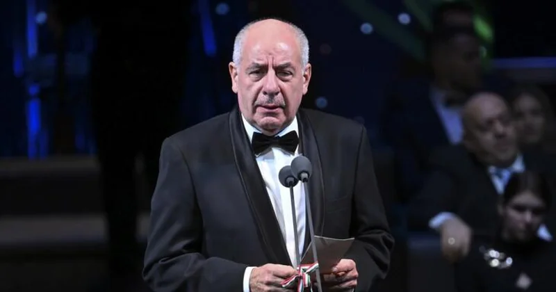 Sulyok Tamás marad hivatalában