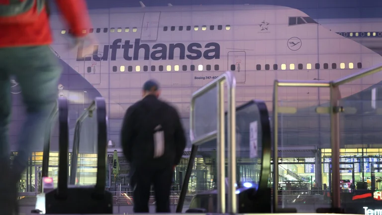 Káosz az égben, több mint negyven budapesti járatot töröltek sztrájk miatt